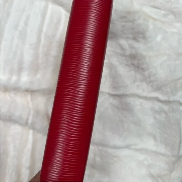 SOLD—Louis Vuitton Red Epi MM Agenda - Picture 7 of 9